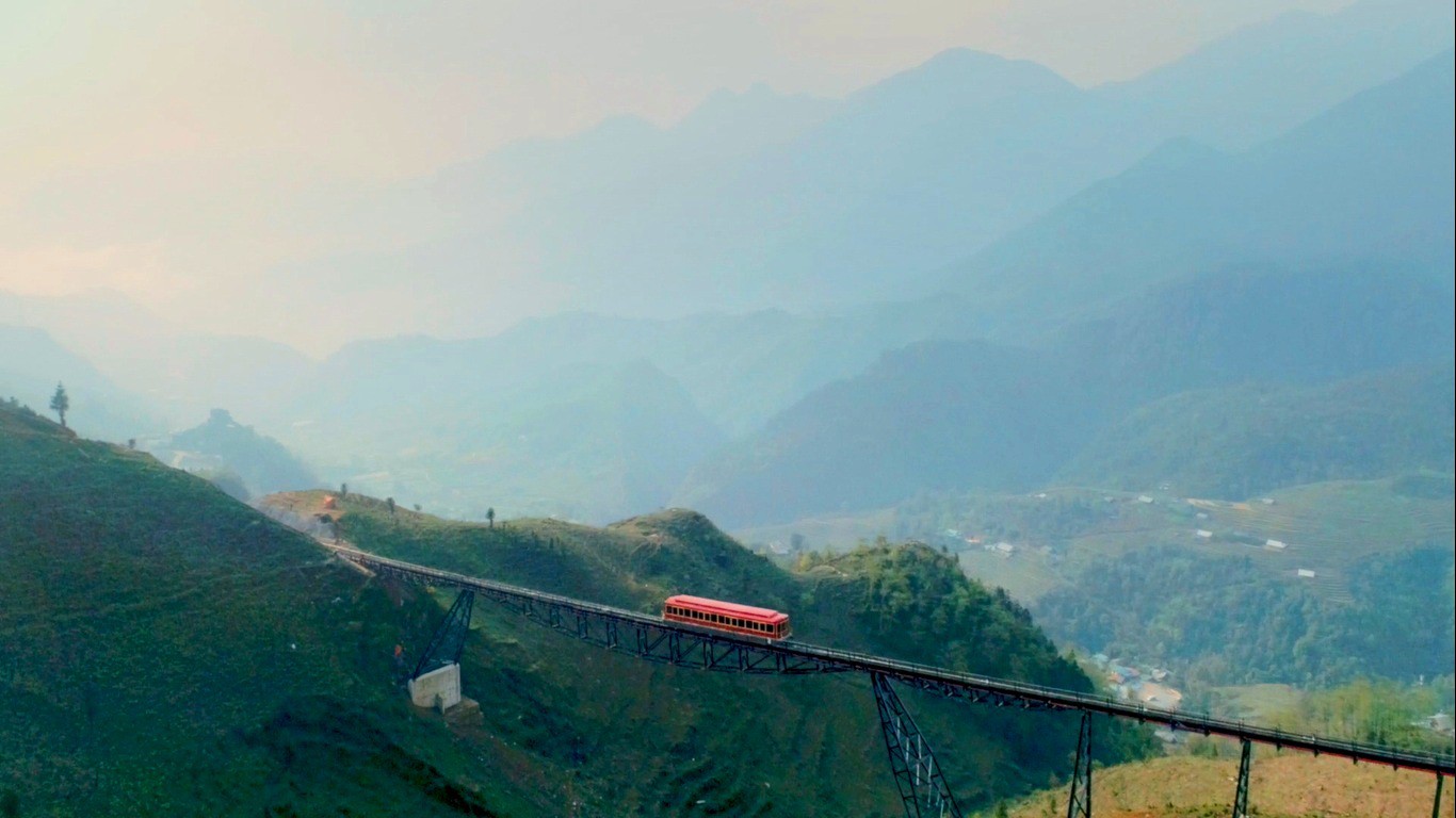 Sapa mountain train